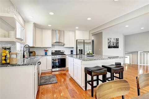 2610 Lake Shore Avenue, Little Canada, MN 55117