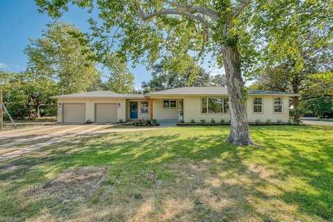293 South College Street, La Grange, TX 78945