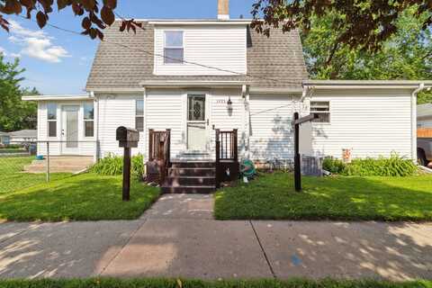 1423 Clark Street, Janesville, WI 53545