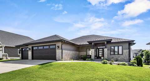 802 Lynn Street, Waunakee, WI 53597
