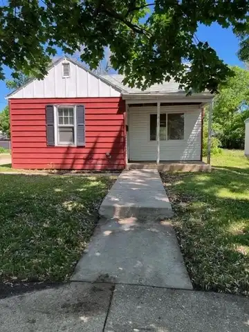 627 Newfield Drive, Beloit, WI 53511