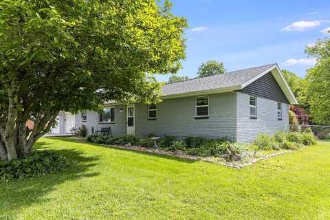 9561 Jewett Drive, Dillsboro, IN 47018