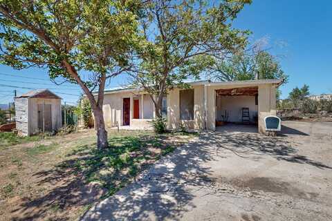 134 Calle Adrian, Santa Cruz, NM 87567