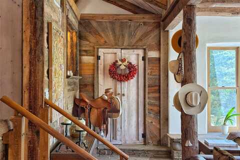 1330 Cerro Gordo, Santa Fe, NM 87501