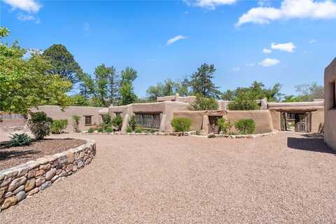 831 El Caminito, Santa Fe, NM 87505