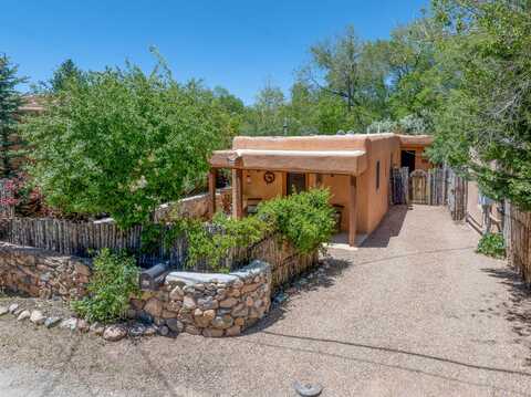 516 Abeyta, Santa Fe, NM 87505