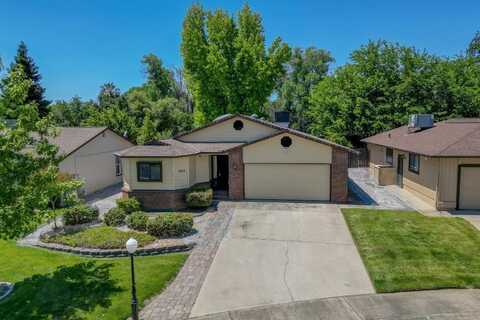1922 Paris Avenue, Redding, CA 96001