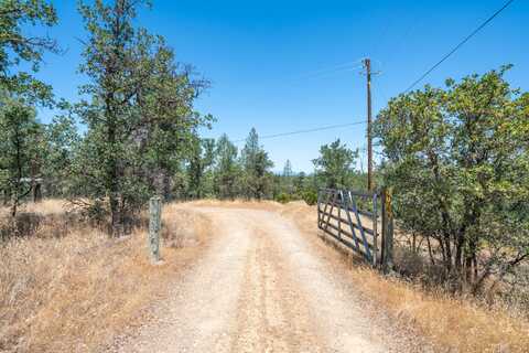 17065 Austin Lane, Cottonwood, CA 96022