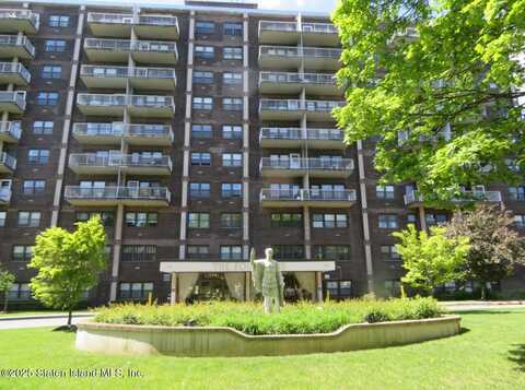 1100 Clove Road, Staten Island, NY 10301