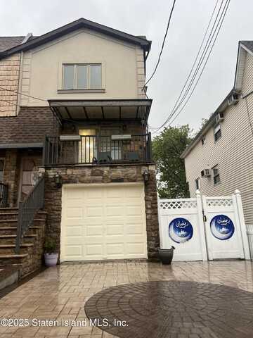 860 Tysens Lane, Staten Island, NY 10306