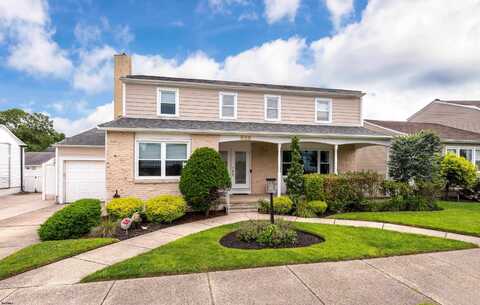 608 Delavan Ave, Margate City, NJ 08402