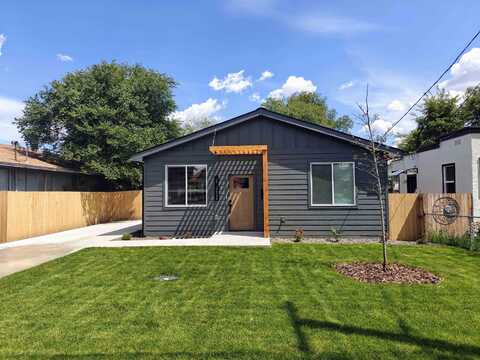 2424 N Addison St, Spokane, WA 99207