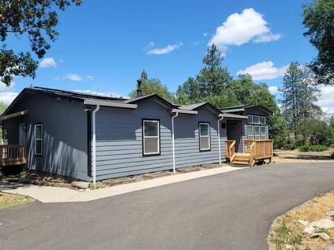 4782 Old Stage Road, Central Point, OR 97502