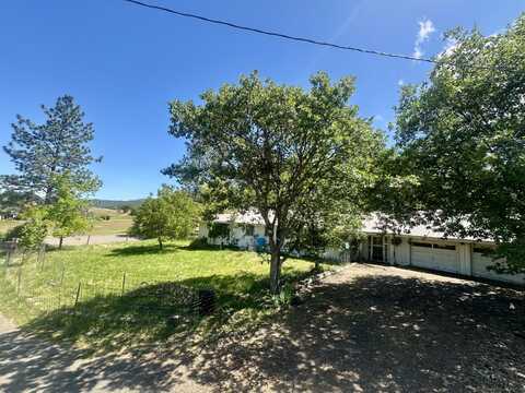 6200 Dark Hollow Road, Medford, OR 97501