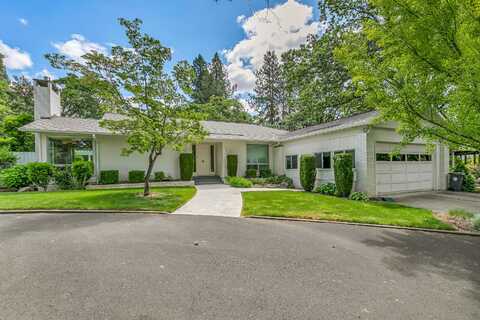 242 Valley View Drive, Medford, OR 97504