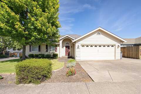 3846 Arrowhead Drive, Medford, OR 97504