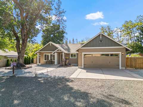 410 Park Drive, Shady Cove, OR 97539