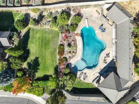 305 Woodville Way, Rogue River, OR 97537