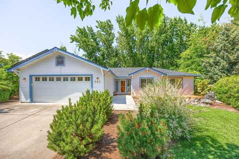 701 Salishan Court, Ashland, OR 97520
