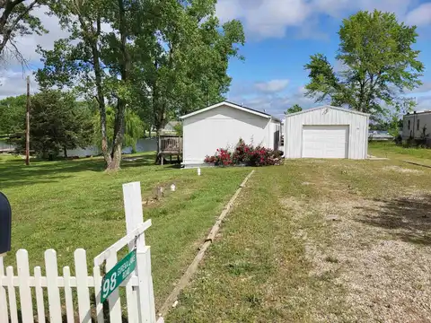 98 Eureka Lake Rd, Eureka, KS 67045