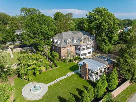 63 Coggeshall Avenue, Newport, RI 02840