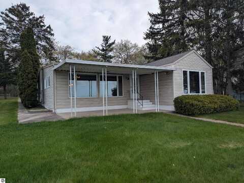 1082 S Sixth Street, Au Gres, MI 48703
