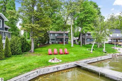 4110 Peninsular Shores, Grawn, MI 49637