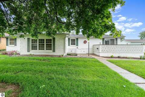 1027 W Superior Street, Alma, MI 48801