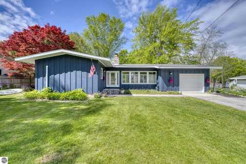 310 W Broadway, Suttons Bay, MI 49682