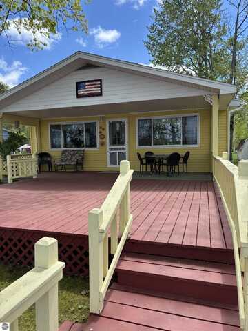 8200 Avalon Drive, Hale, MI 48739
