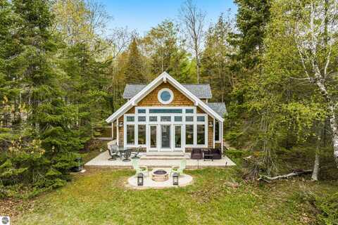 13808 N Forest Beach Shores, Northport, MI 49670