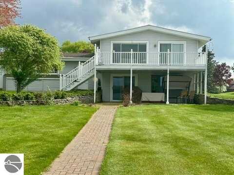 1094 Fairway Drive, Isabella, MI 48893
