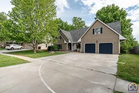 2418 SW Pepperwood CIR, Topeka, KS 66614
