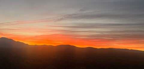 60 Coyote Moon, Tres Piedras, NM 87577