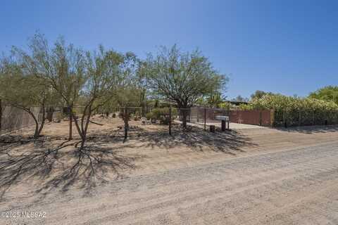 6740 N Taylor Lane, Tucson, AZ 85743