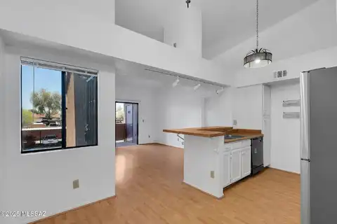 2172 N Pantano Road, Tucson, AZ 85715