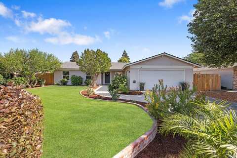 3545 W Coppola Avenue, Visalia, CA 93277