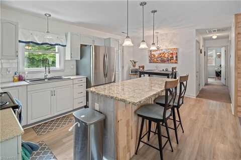 224 Delaware Avenue, Mount Airy, NC 27030