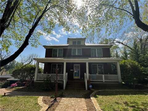 209 Abernathy Street NW, Lenoir, NC 28645