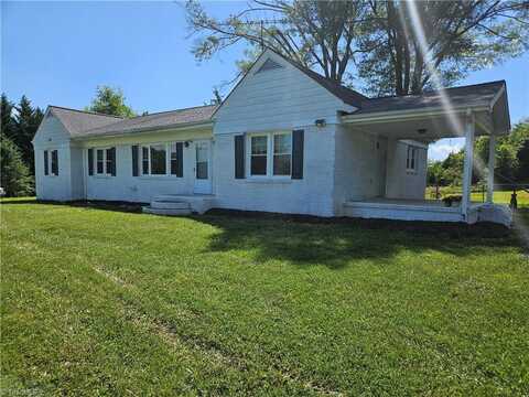 6414 Nc Highway 704, Sandy Ridge, NC 27046
