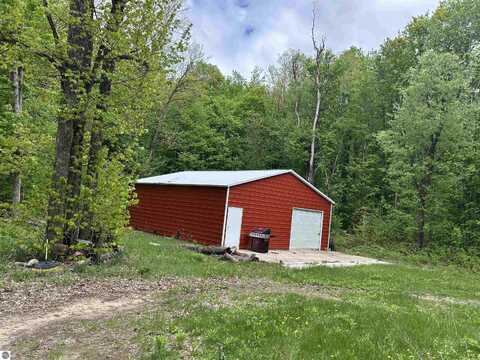 7121 N Maple Valley Circle, Mancelona, MI 49659