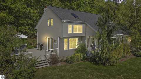 1321 N Manitou Trail, Leland, MI 49654