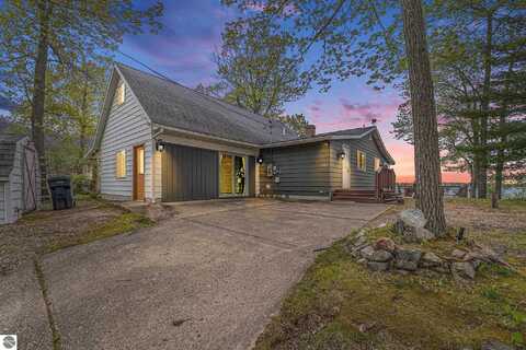 1264 Birchaven Beach, Lake City, MI 49651