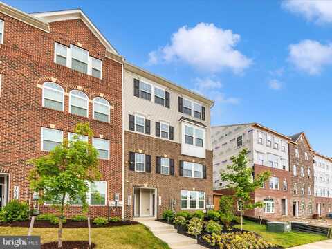 10722 PRESIDENTIAL PARKWAY, UPPER MARLBORO, MD 20772