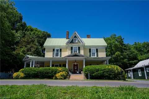 131 E Lexington Road, Mocksville, NC 27028