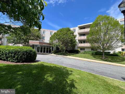 7501 DEMOCRACY BOULEVARD, BETHESDA, MD 20817