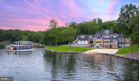 542 TWIN LAKES LANE, BUMPASS, VA 23024