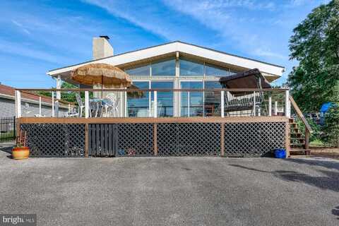 366 LAKE MEADE DRIVE, EAST BERLIN, PA 17316