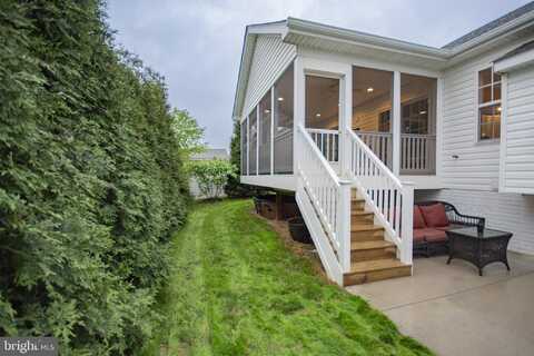 132 OBADIAH DRIVE, MARTINSBURG, WV 25405