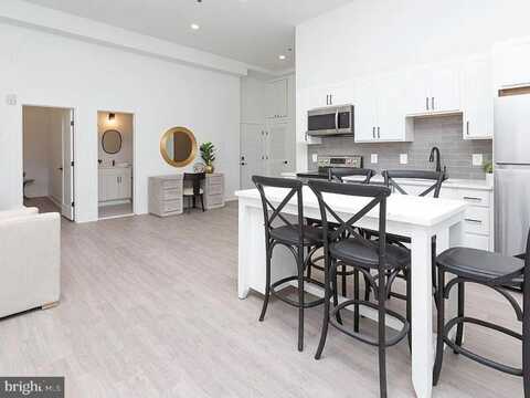 211 SAINT PAUL STREET, BALTIMORE, MD 21202